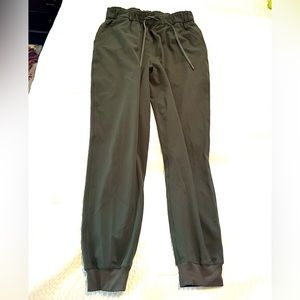 Lululemon Stretch High-Rise Jogger Dark Olive size 8
